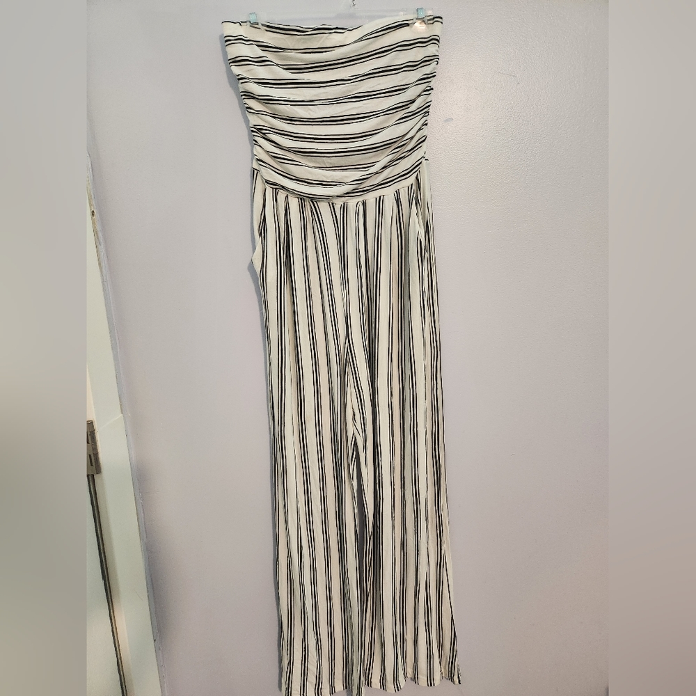 Heart Hips Size Small, Black and White Strapless Jumpsuit